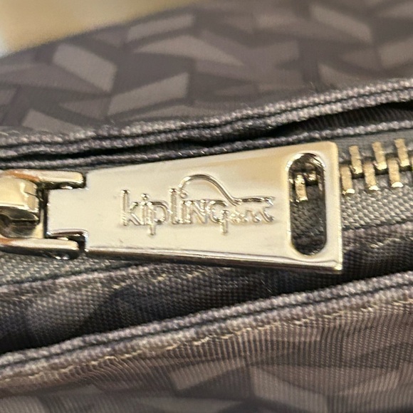 Kipling Sadie Hobo Gray Geometric Shoulder Bag - Picture 7 of 16